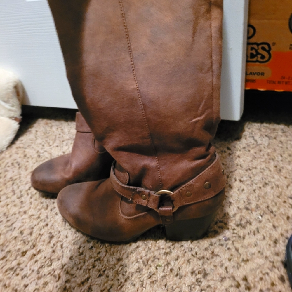 Ladies boots